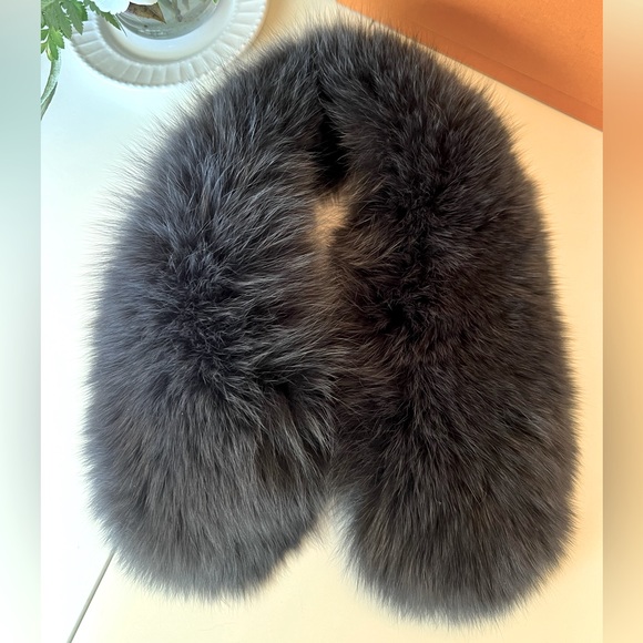 🆕 Christian Lacroix Fox Stole • Navy-Grey • NWOT - Picture 2 of 6
